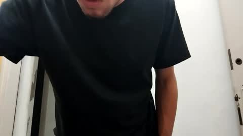 Snapshot of toyboysquirt chatting on April 3, 6:44 am toyboysquirt online show from April 3, 6:44 am