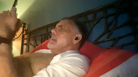 Snapshot of toysinmenow chatting on April 4, 4:33 am toysinmenow online show from April 4, 4:33 am