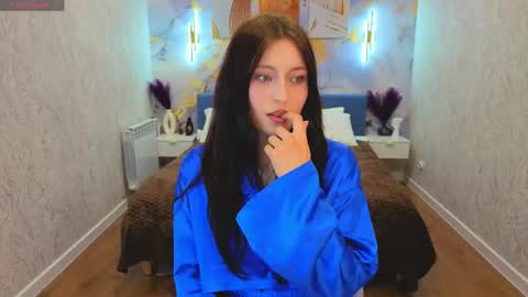 tracey_gill online show from May 24, 9:03 am