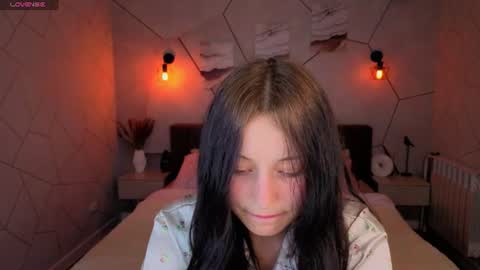 Snapshot of tracey_gill chatting on June 21, 9:23 am tracey_gill online show from June 21, 9:23 am