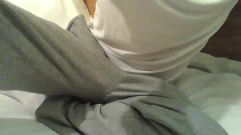 Snapshot of trackielad21 chatting on February 24, 7:44 am trackielad online show from February 24, 7:44 am