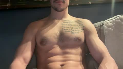 Snapshot of trackstar333 chatting on February 15, 12:48 am trackstar333 online show from February 15, 12:48 am