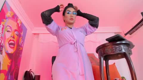 Snapshot of trannypartner chatting on September 11, 1:44 pm Juliana Giiraldo  online show from September 11, 1:44 pm