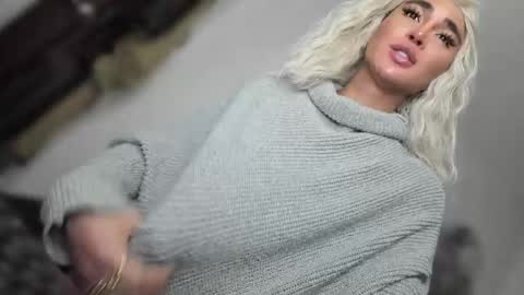 Snapshot of transnextdoor_ chatting on May 6, 6:46 pm ALMIGHTY GODDESS VALENTINA online show from May 6, 6:46 pm