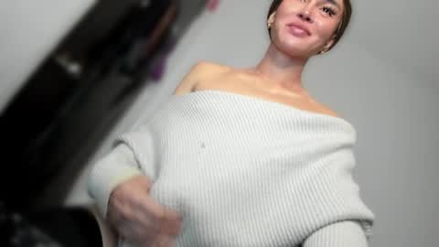 Snapshot of transnextdoor_ chatting on May 15, 7:21 pm ALMIGHTY GODDESS VALENTINA online show from May 15, 7:21 pm