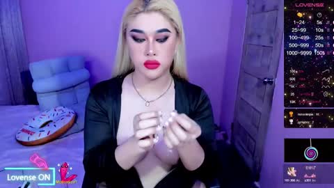 Snapshot of transsalawahan chatting on February 25, 12:03 am BELLA online show from February 25, 12:03 am