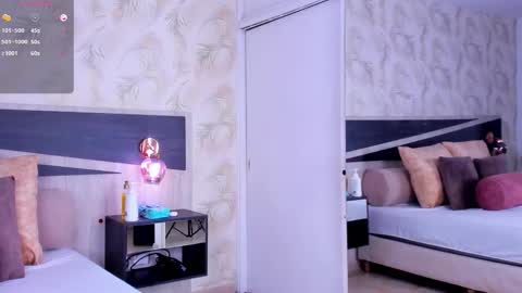 Travis online show from November 21, 1:48 am