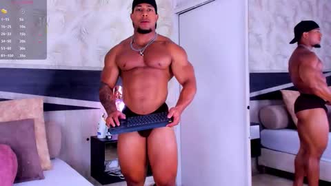 Travis online show from February 14, 12:51 am