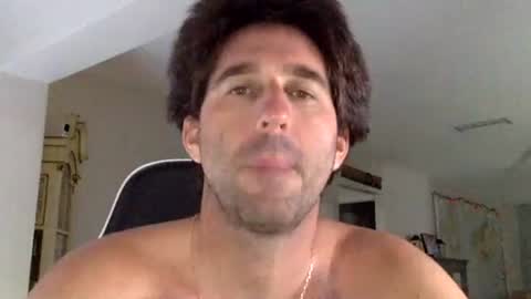 TravisKenn online show from October 21, 6:08 pm