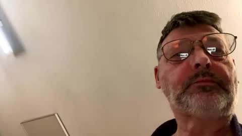 Snapshot of trebgeis1 chatting on February 9, 5:29 am trebgeis1 online show from February 9, 5:29 am