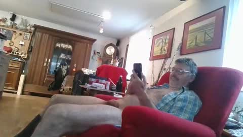 Snapshot of trebgeis1 chatting on September 12, 6:46 am trebgeis1 online show from September 12, 6:46 am