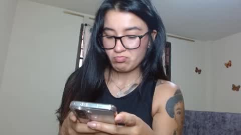 Snapshot of trebol_4 chatting on April 15, 8:09 pm trebol_4 online show from April 15, 8:09 pm