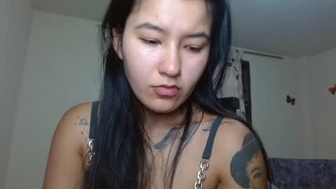 Snapshot of trebol_4 chatting on April 27, 7:01 pm trebol_4 online show from April 27, 7:01 pm