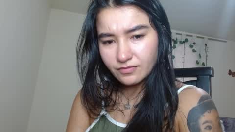 Snapshot of trebol_4 chatting on June 1, 8:43 pm trebol_4 online show from June 1, 8:43 pm