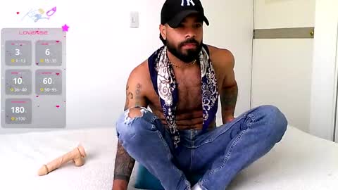 Hunter man online show from May 28, 7:22 pm