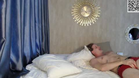 Sarah And Jon online show from February 12, 4:33 am