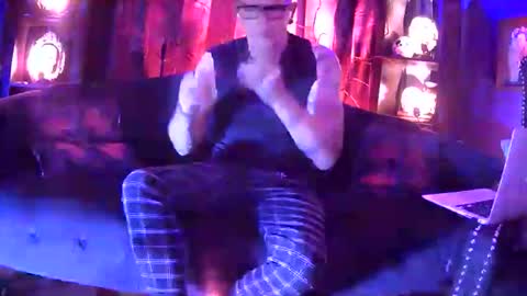 Snapshot of trent_pounder chatting on April 26, 10:13 am Trent Pounder online show from April 26, 10:13 am