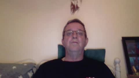 Snapshot of trev8331 chatting on October 15, 7:41 am Fe-fi-fo-fum online show from October 15, 7:41 am