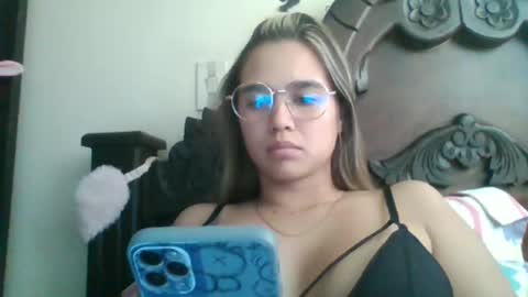 Snapshot of triana_bell chatting on December 13, 5:00 pm triana_bell online show from December 13, 5:00 pm