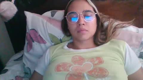 Snapshot of triana_bell chatting on March 10, 5:18 pm triana_bell online show from March 10, 5:18 pm