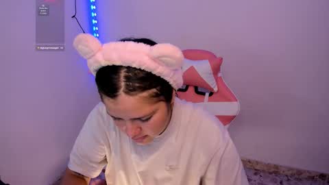 Snapshot of trianna_sweet chatting on February 27, 3:23 pm trianna_sweet online show from February 27, 3:23 pm