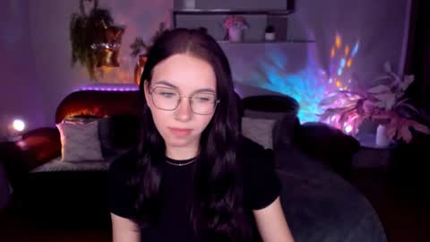 Snapshot of triciadaisy chatting on June 29, 9:59 am TriciaDaisy online show from June 29, 9:59 am