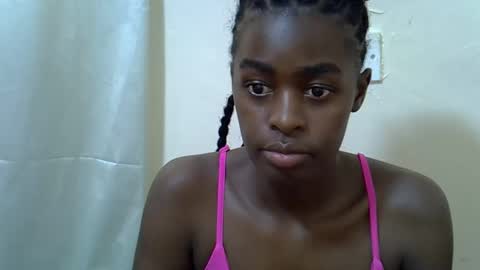 Snapshot of trickle_star chatting on February 15, 11:19 am Asteric online show from February 15, 11:19 am