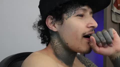 - trieone online show from January 31, 10:52 pm