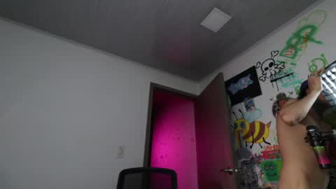 - trieone online show from May 7, 2:39 am