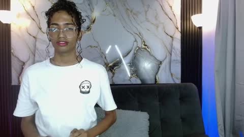 Snapshot of triiangel_latinboy chatting on April 11, 1:54 am Johan online show from April 11, 1:54 am