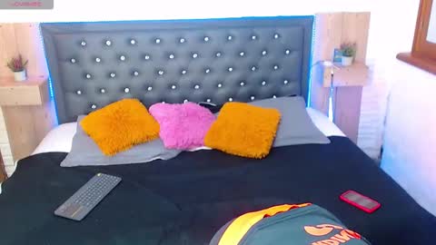 triibilin online show from January 7, 8:33 pm