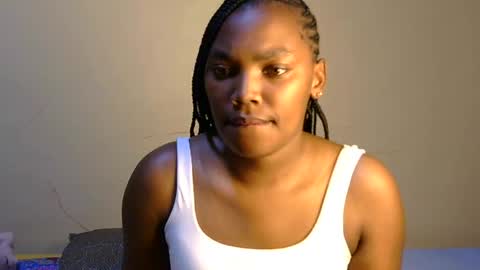 Snapshot of trina_z chatting on July 18, 6:23 pm trina_z online show from July 18, 6:23 pm