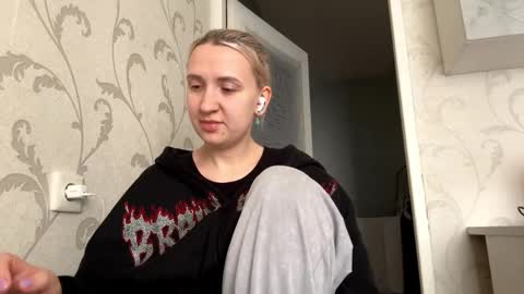 Snapshot of trinityfors chatting on October 30, 7:32 am Camilla online show from October 30, 7:32 am