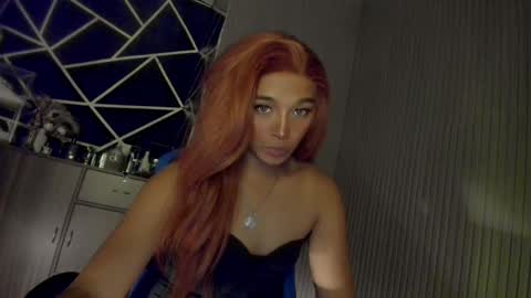 Ms Ella online show from December 7, 6:04 pm