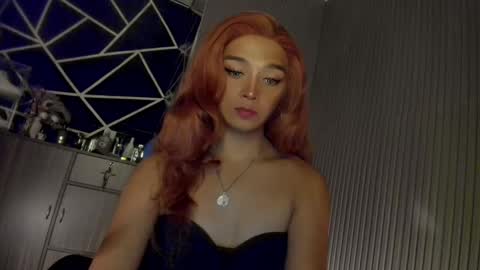 Ms Ella online show from December 15, 3:09 pm