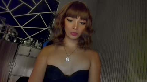 Ms Ella online show from December 20, 2:49 pm