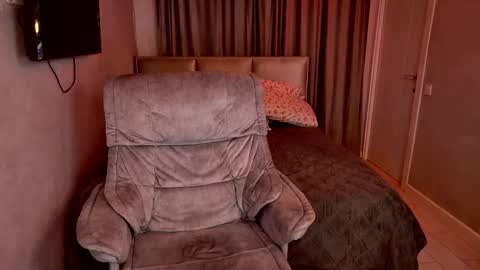 tripleprinces online show from November 17, 6:14 pm