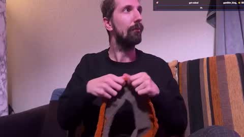 Snapshot of triplestripes chatting on September 14, 10:31 pm SibSab online show from September 14, 10:31 pm