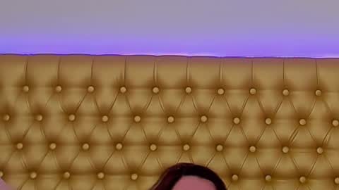 Mia online show from April 11, 7:45 am