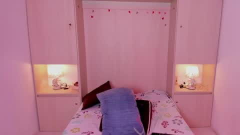 Snapshot of trishamoon chatting on April 25, 4:15 am TRISHA online show from April 25, 4:15 am