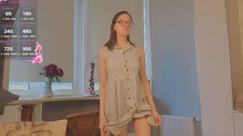 Snapshot of trishdelafontaine chatting on July 18, 4:05 am Viola online show from July 18, 4:05 am
