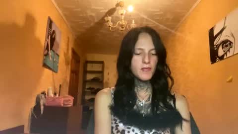Snapshot of tristalevy chatting on October 18, 5:14 pm Sofa Im new here and so far I do not take off the panties online show from October 18, 5:14 pm