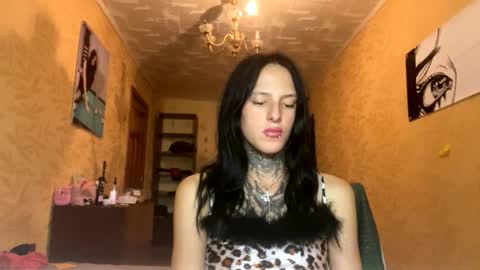 Snapshot of tristalevy chatting on October 19, 5:13 pm Sofa Im new here and so far I do not take off the panties online show from October 19, 5:13 pm