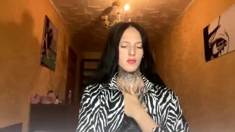 Snapshot of tristalevy chatting on October 23, 3:22 pm Sofa Im new here and so far I do not take off the panties online show from October 23, 3:22 pm