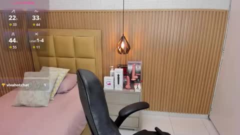  T R I X I E online show from February 24, 7:34 pm