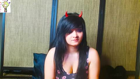 Snapshot of trixiedoescamcam chatting on February 11, 1:54 am trixiedoescamcam online show from February 11, 1:54 am