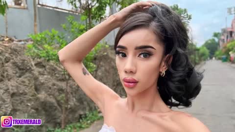 trixieemerald online show from March 12, 5:24 am