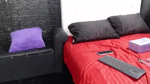 Snapshot of trixxiee_ chatting on September 25, 10:41 am trixxiee_ online show from September 25, 10:41 am