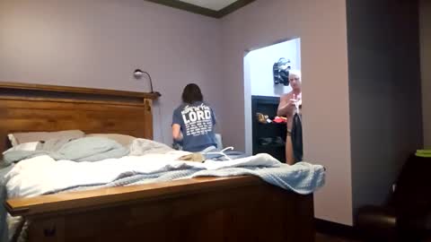 Snapshot of trojanswingers chatting on December 14, 6:30 am trojanswingers online show from December 14, 6:30 am