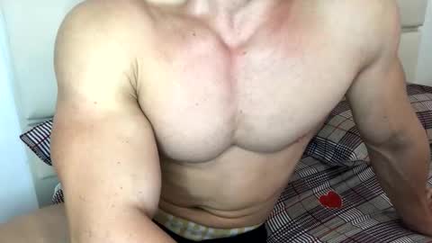 Snapshot of troncq chatting on September 9, 5:07 am Troncq online show from September 9, 5:07 am